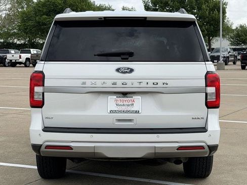Used 2024 Ford Expedition Max XLT image 5