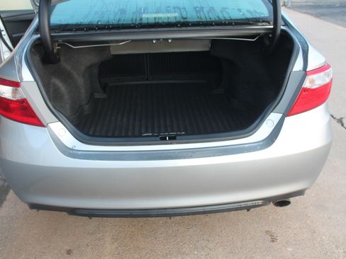 Used 2017 Toyota Camry SE w/ Moonroof Package FWD image 22