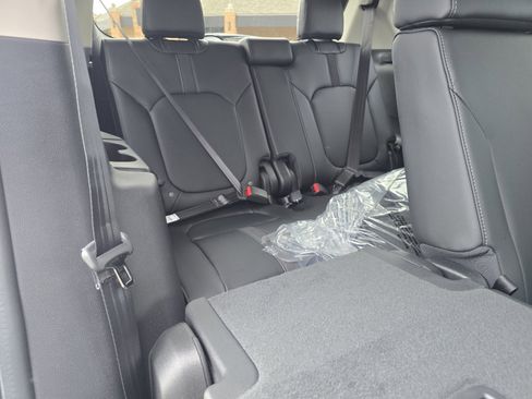 New 2025 Honda Pilot Touring image 23