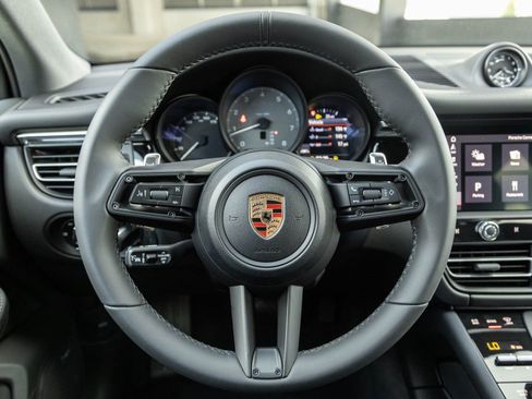 Certified 2025 Porsche Macan S AWD/4WD image 13