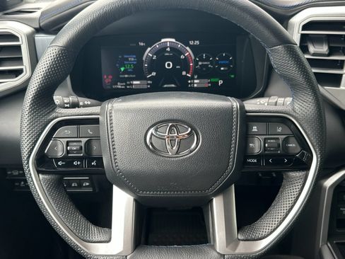 Used 2024 Toyota Sequoia Platinum AWD/4WD image 21