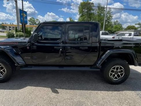 Used 2024 Jeep Gladiator Rubicon AWD/4WD image 7
