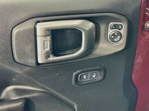 Used 2021 Jeep Gladiator Rubicon AWD/4WD image 18