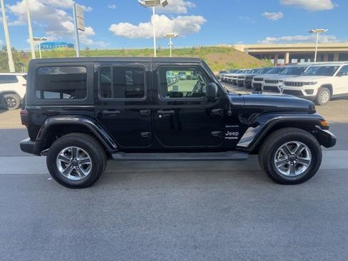 Certified 2022 Jeep Wrangler Unlimited Sahara w/ LED Lighting Group image 7