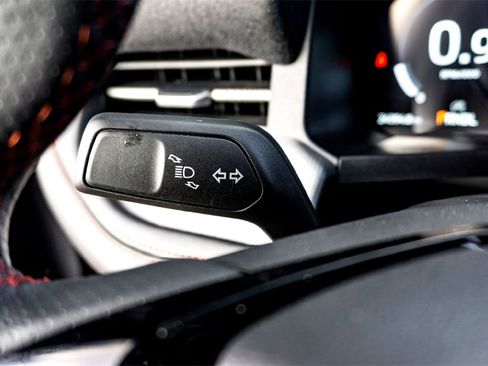 Used 2025 Ford Explorer ST-Line w/ ST-Line Street Pack image 19