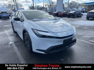 Used 2025 Toyota Prius LE video 1