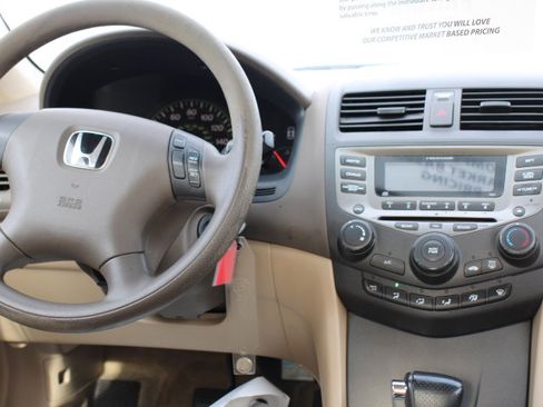 Used 2005 Honda Accord LX image 21