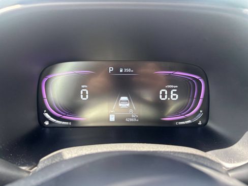 Used 2025 Kia Soul LX w/ LX Technology Package FWD image 38