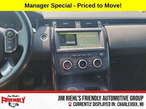 Used 2018 Land Rover Discovery SE image 17