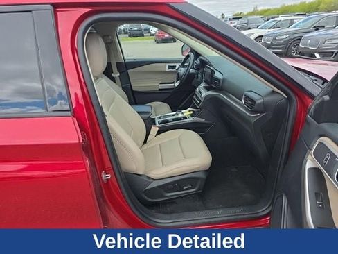 Used 2023 Ford Explorer XLT w/ Equipment Group 202A AWD/4WD image 15