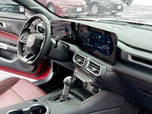 Used 2024 Ford Mustang Premium image 5