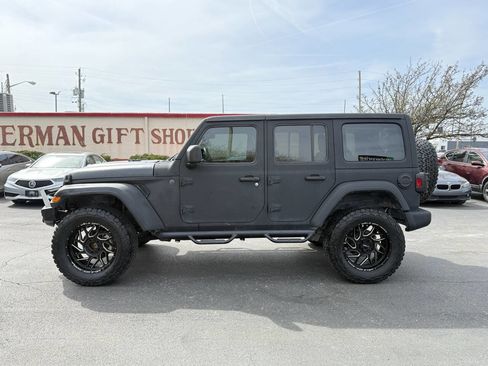 Used 2022 Jeep Wrangler Unlimited Sport image 2