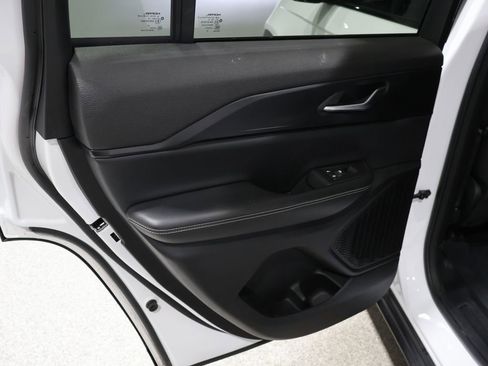 Used 2023 Jeep Grand Cherokee Altitude image 20