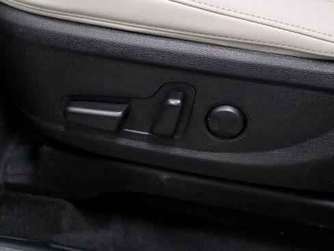 Used 2022 Kia Telluride EX w/ EX Premium Package image 25