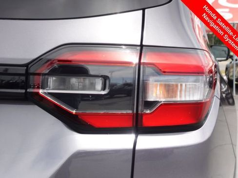 Used 2025 Honda Pilot Elite image 7