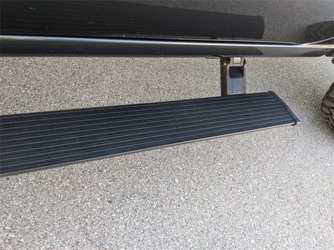 Used 2021 Chevrolet Silverado 1500 RST image 10