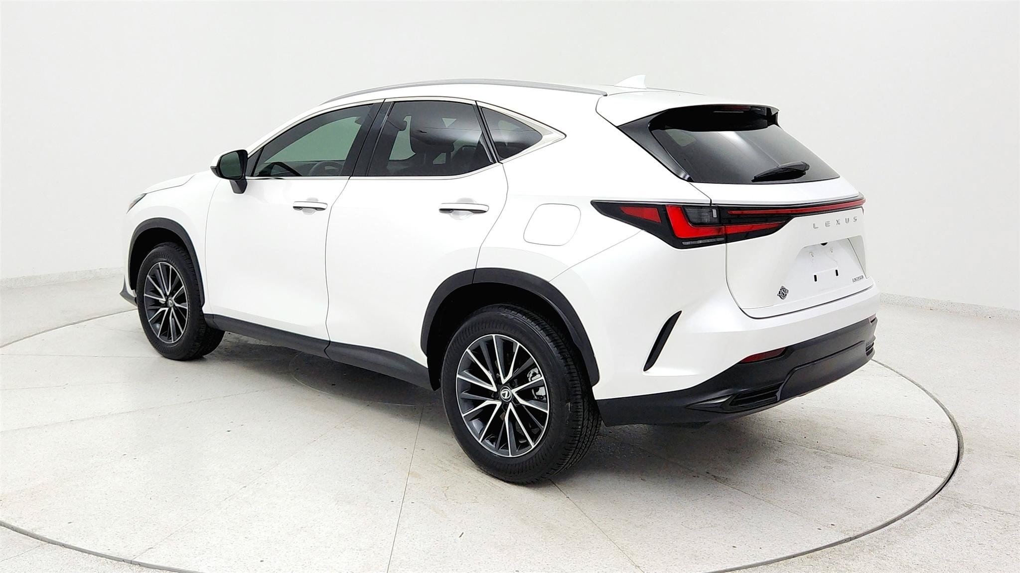 Used 2024 Lexus NX 250 FWD w/ Towing Package (2000 Lbs) image 3