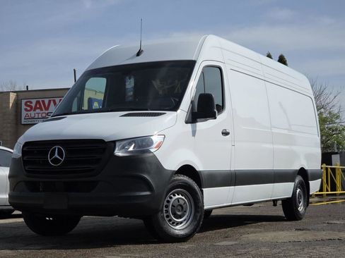 Used 2024 Mercedes-Benz Sprinter 2500 w/ Acoustic Package image 2