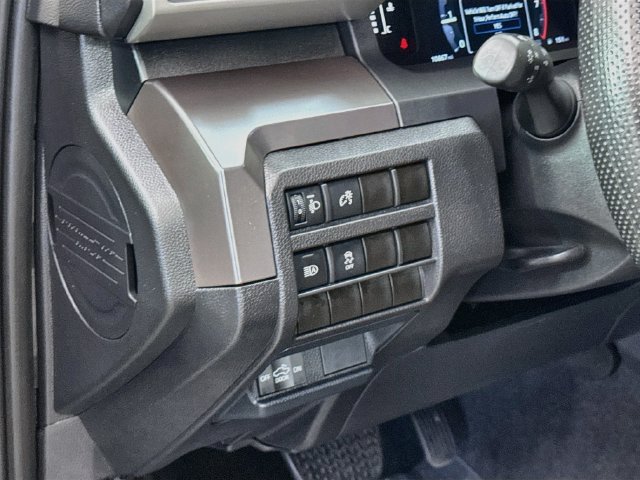 Used 2025 Toyota Tacoma SR5 AWD/4WD image 10