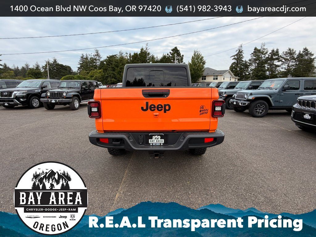 Used 2025 Jeep Gladiator Sport AWD/4WD image 6