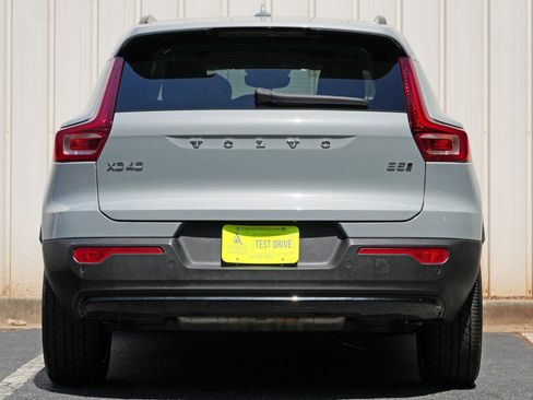 Used 2024 Volvo XC40 B5 Ultimate w/ Protection Package Premier AWD/4WD image 10