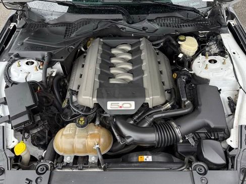 Used 2016 Ford Mustang GT Premium RWD image 31