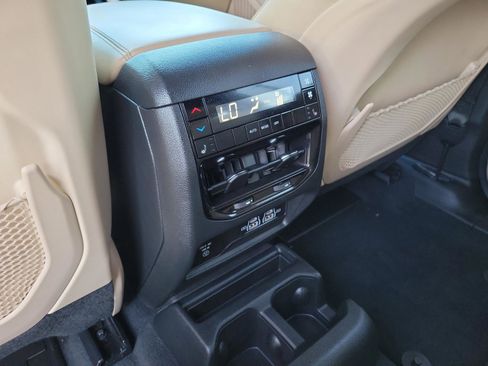 Used 2025 Jeep Grand Cherokee L Limited RWD image 12