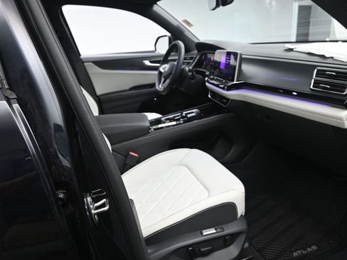 New 2026 Volkswagen Atlas Cross Sport SEL Premium R-Line AWD/4WD image 29