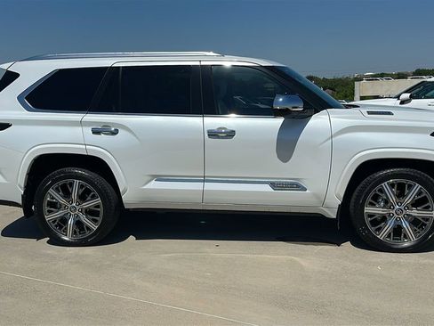 Used 2023 Toyota Sequoia Capstone AWD/4WD image 17