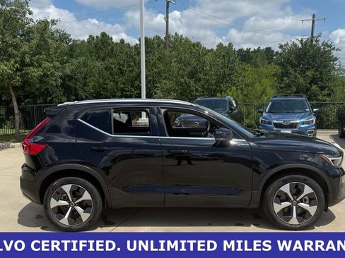 Certified 2025 Volvo XC40 B5 Plus AWD/4WD image 4