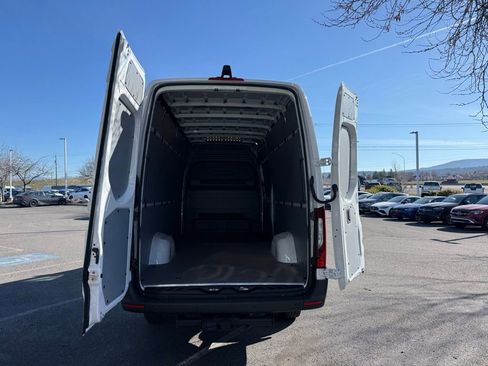 New 2026 Mercedes-Benz Sprinter 2500 image 9