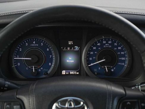 Used 2017 Toyota Sienna Limited Premium FWD image 21