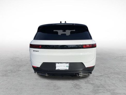 Used 2024 Land Rover Range Rover Sport SE image 6