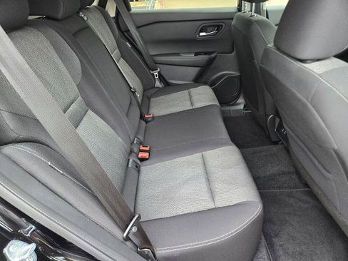 Certified 2025 Nissan Rogue SV FWD image 20