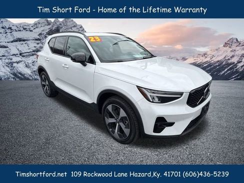 Used 2023 Volvo XC40 B5 Plus w/ Protection Package Premier image 3