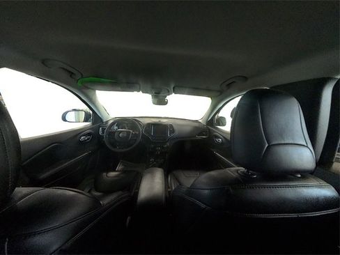 Used 2023 Jeep Cherokee Altitude Lux image 33