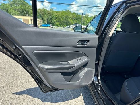 Used 2025 Nissan Altima 2.5 SV FWD image 21