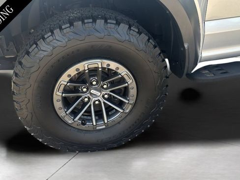Used 2019 Ford F150 Raptor w/ Equipment Group 802A Luxury AWD/4WD image 9