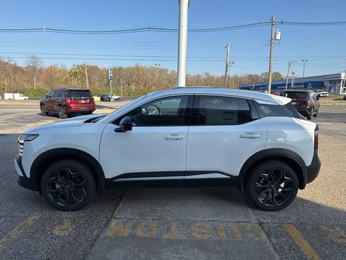 New 2026 Nissan Kicks SR w/ SR Premium Package image 7