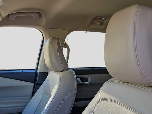 Used 2024 Ford Explorer Limited image 18