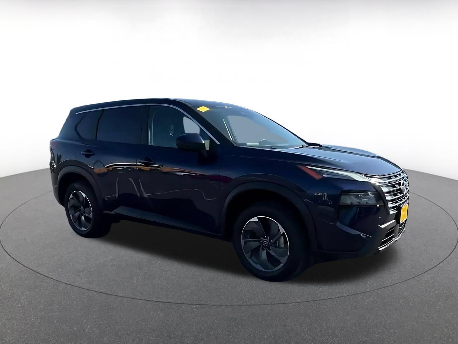 Used 2025 Nissan Rogue SV FWD image 2