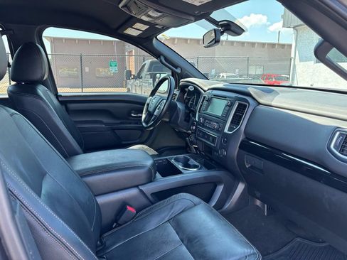 Used 2019 Nissan Titan SL w/ Midnight Edition AWD/4WD image 12