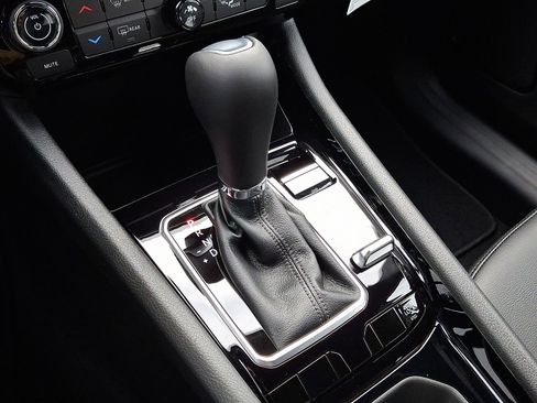 New 2026 Jeep Compass Limited image 10