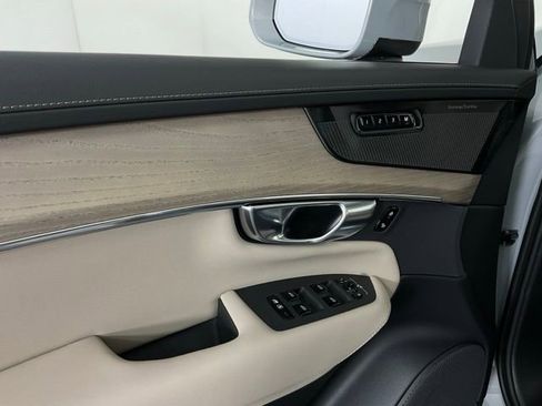 New 2026 Volvo XC90 T8 Plus w/ Protection Package Premier image 29