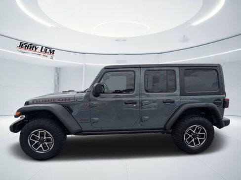 Used 2024 Jeep Wrangler Unlimited Rubicon AWD/4WD image 6