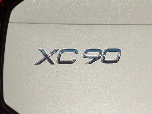 New 2026 Volvo XC90 B6 Ultra w/ Protection Package Premier image 11