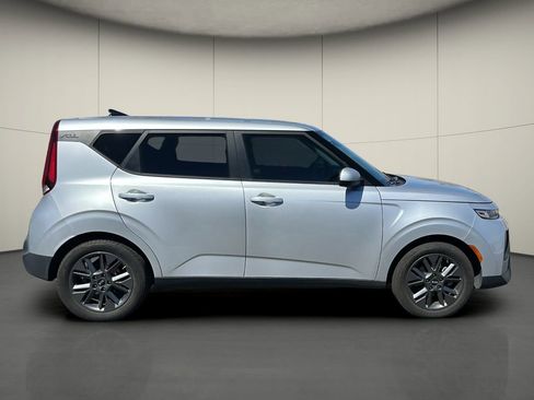 Used 2021 Kia Soul S image 8