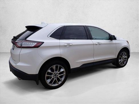 Used 2017 Ford Edge Titanium w/ Equipment Group 301A FWD image 3