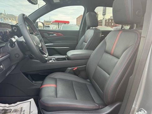 Certified 2024 Chevrolet Traverse RS w/ LPO, Floor Liner Package image 12