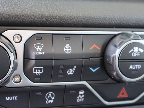 New 2026 Jeep Gladiator Sport AWD/4WD image 36